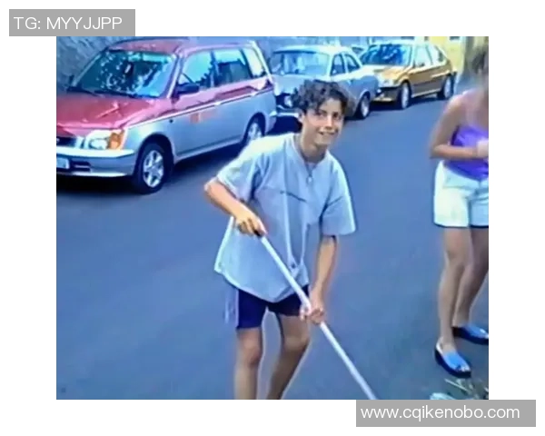 足球明星成长之路：揭秘他们童年时的家与生活环境