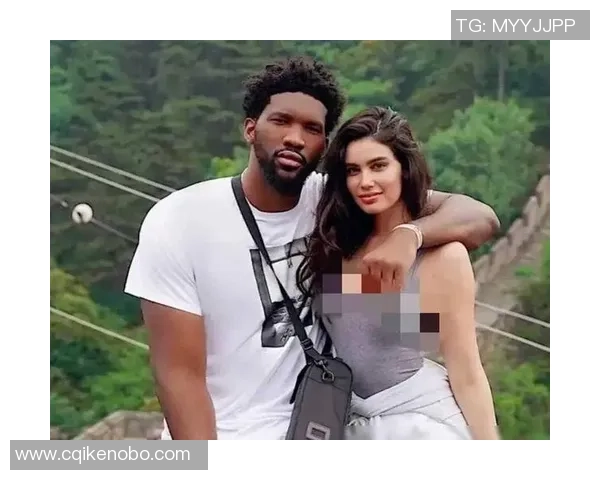 足球明星的白人妻子是谁揭秘她的背景与故事