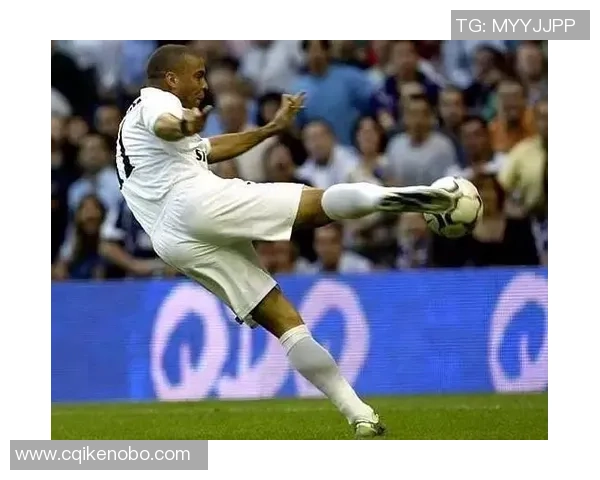 韩国足球明星精彩表演引发热潮球迷热情高涨共同见证足球魅力